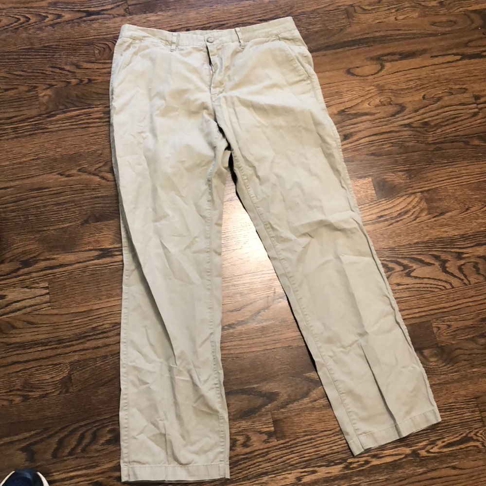 Men’s khaki pants
